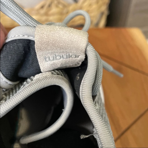 ❗️SOLD❗️Women’s size 7.5 Adidas Tubular sneakers - Picture 8 of 8